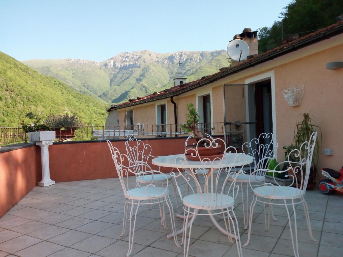 Lo Sporting Bed&Breakfast Nasino Exterior photo